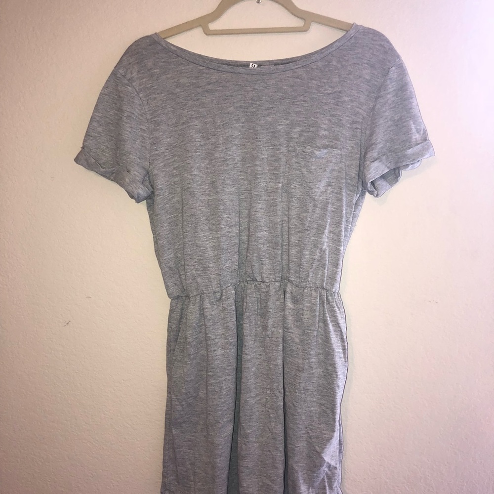 H&M DIVIDED grey t-shirt dress with pockets
